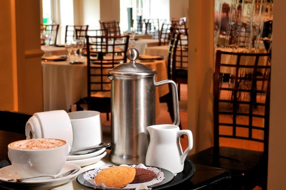 The Yeovil Court Hotel Bagian luar foto