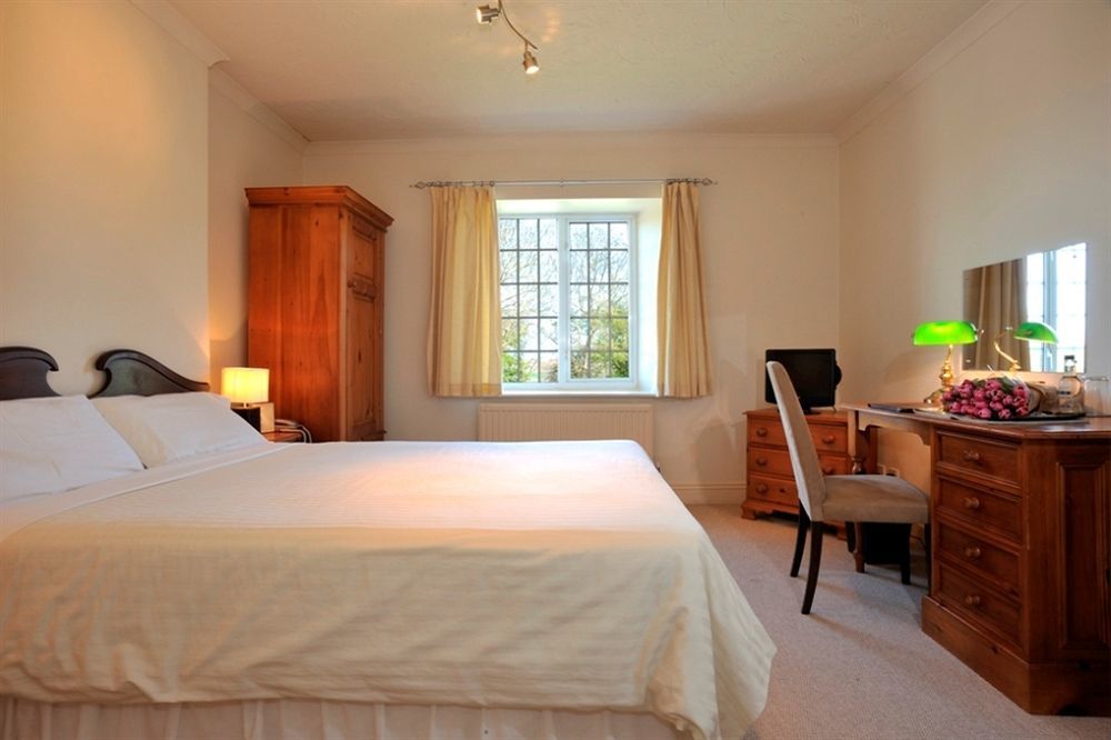 The Yeovil Court Hotel Bagian luar foto