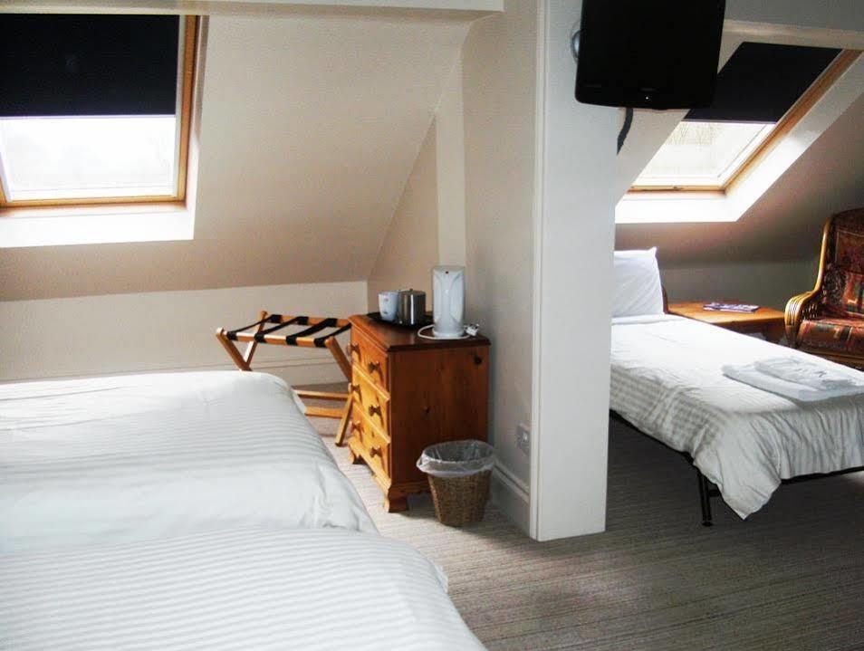The Yeovil Court Hotel Bagian luar foto