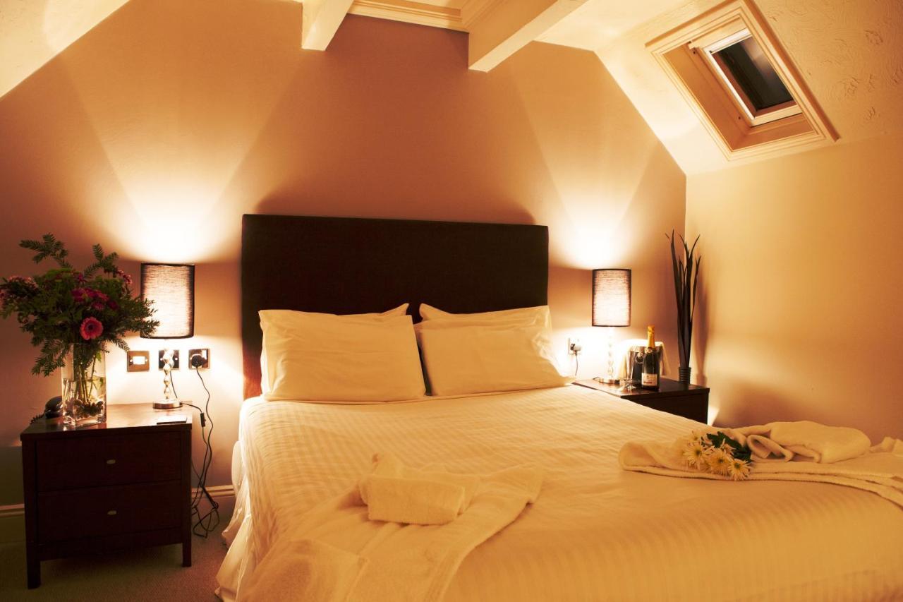 The Yeovil Court Hotel Bagian luar foto