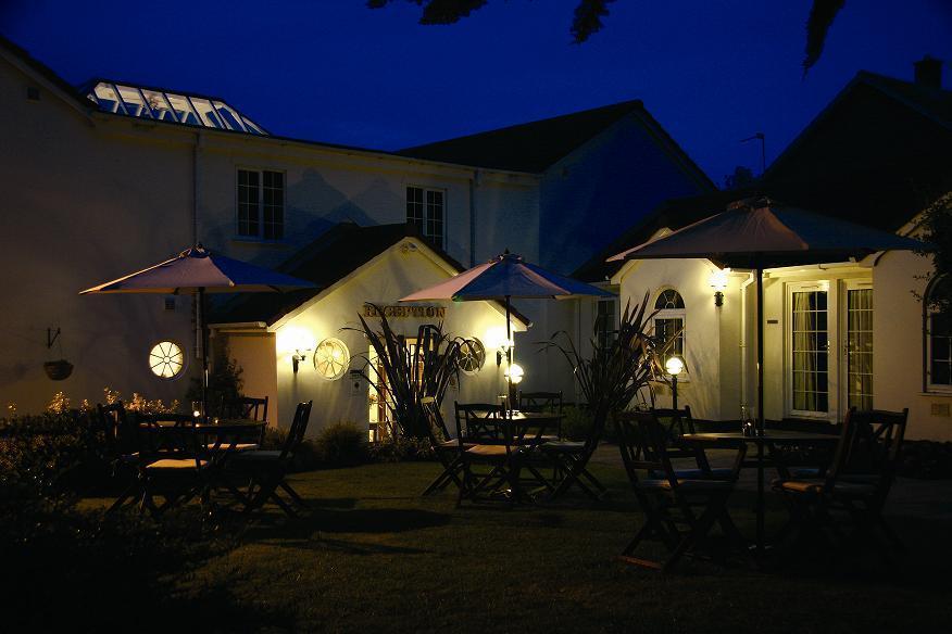 The Yeovil Court Hotel Bagian luar foto