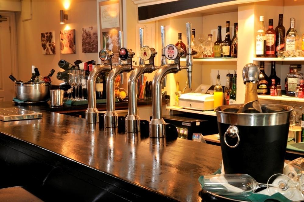 The Yeovil Court Hotel Bagian luar foto